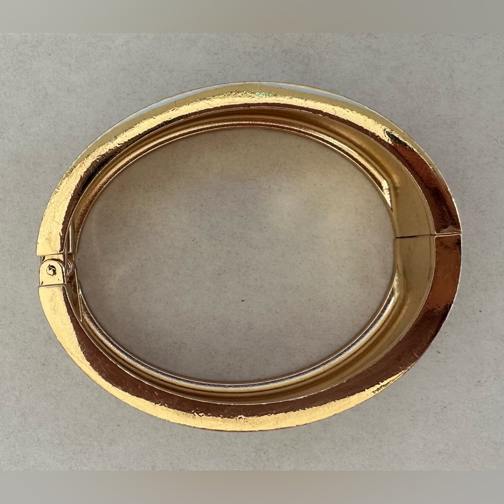 Avon Signature Pink And Purple Goldtone “Joyful Beautiful Bangle” - Picture 3 of 15